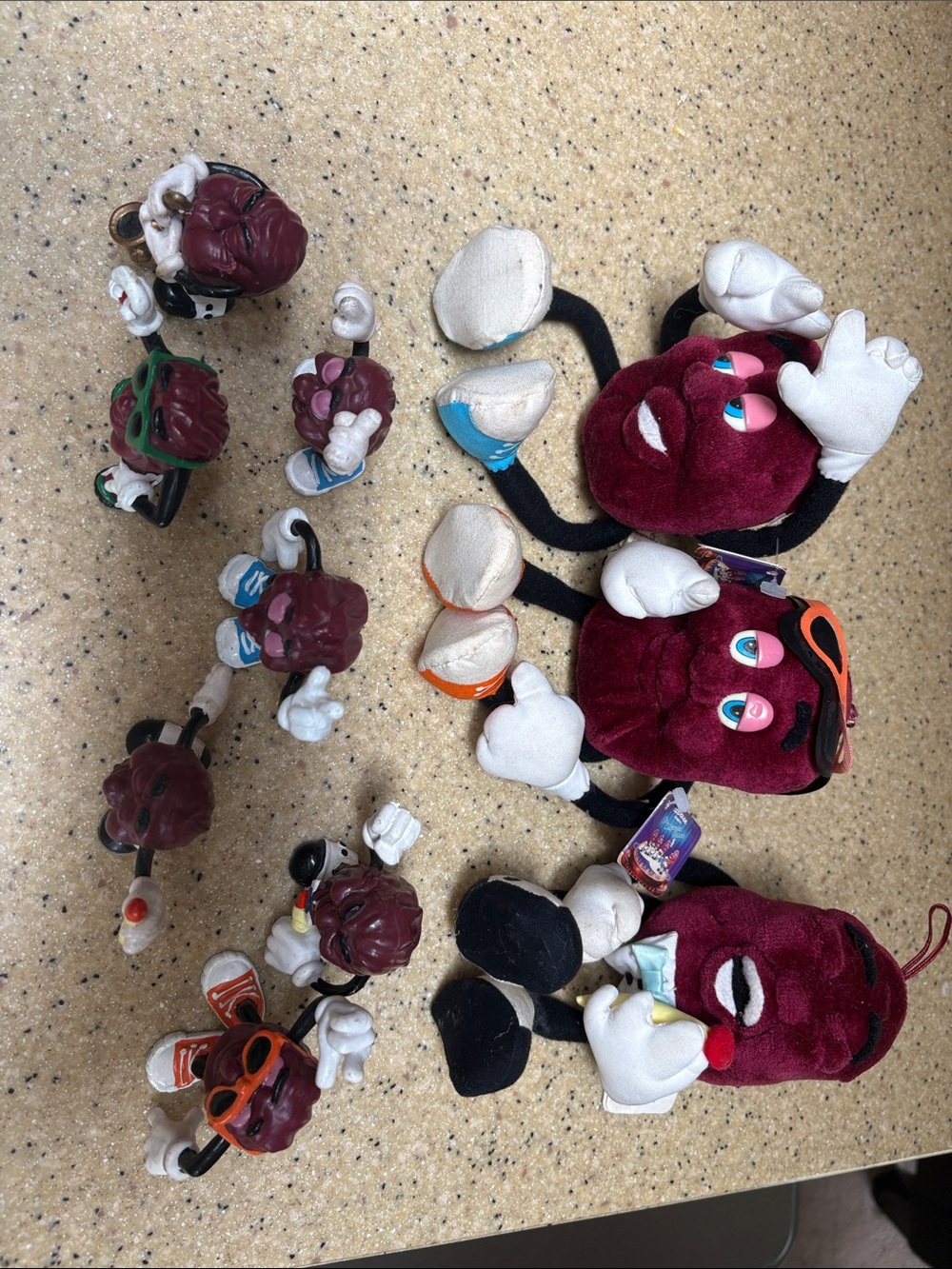 California raisins Burgundy/Red Plush and Mini Figure Character Lot